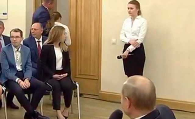 Песков назвал причину потери девушкой сознания на встрече с Путиным