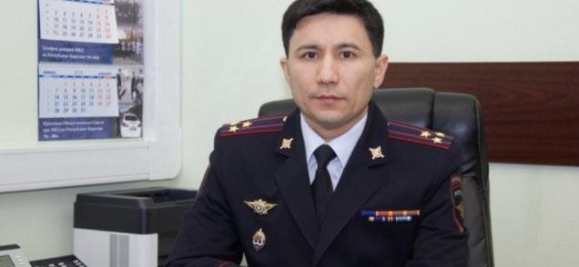 «Дюймовочку» в полковничьих погонах опять бросили на нефть