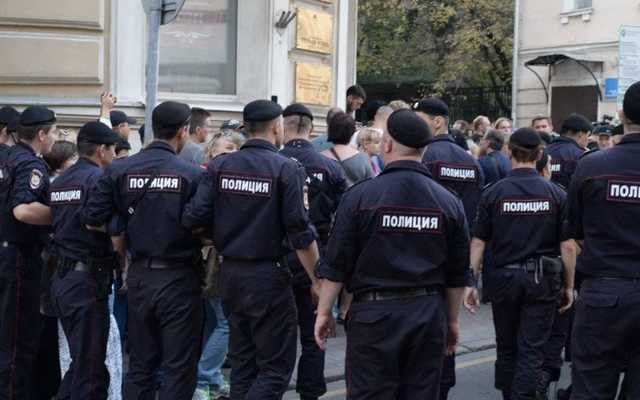 Полицейским в России разрешили служить на пять лет дольше