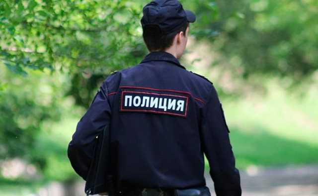 Житель Перми потребовал денег у соседа-полицейского, узнав о его профессии
