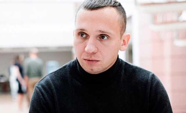 Стало известно о героическом прошлом бортпроводника севшего в поле самолета