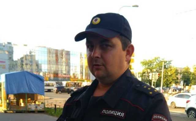 Полицейский избил кандидата в депутаты в Петербурге