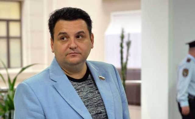 СКР попросил арестовать беглого экс-депутата Госдумы
