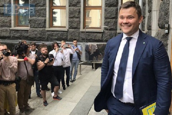 Богдан отметил первый день в Раде с граненым стаканом в руке