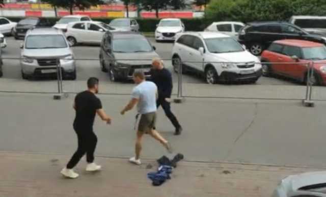 Дело автохамов на «Роллс-Ройсе», напавших на пешехода в Петербурге, передано в суд