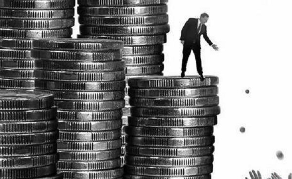 Просрочка россиян по кредитам подбирается к кризисному уровню