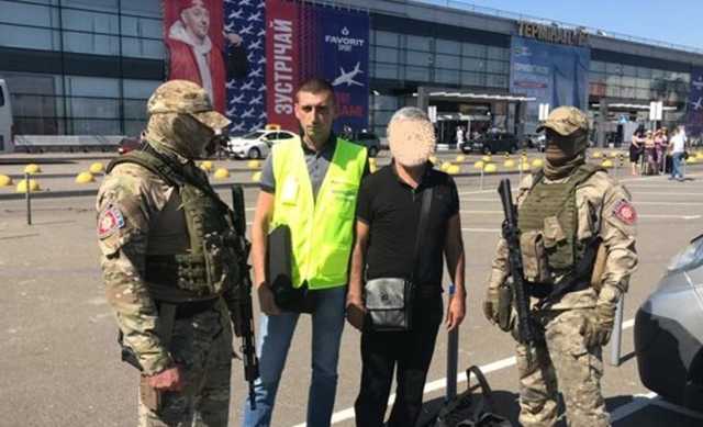 Украина выдворила «авторитета» «Черного» после 12 лет отсидки