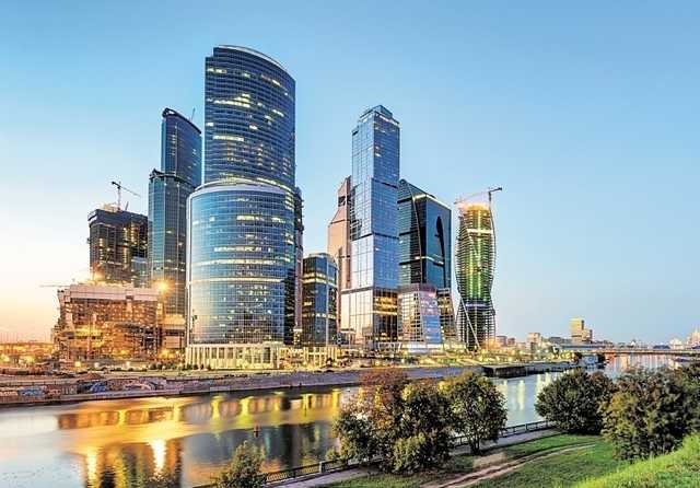 Попавшие в Сити. Кто из "випов" переезжает в столичные небоскребы