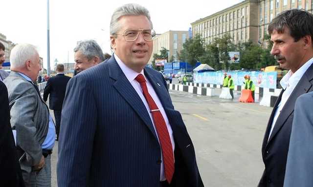 Обвиняемый в хищениях Андрей Черняков просит выдать его на родину