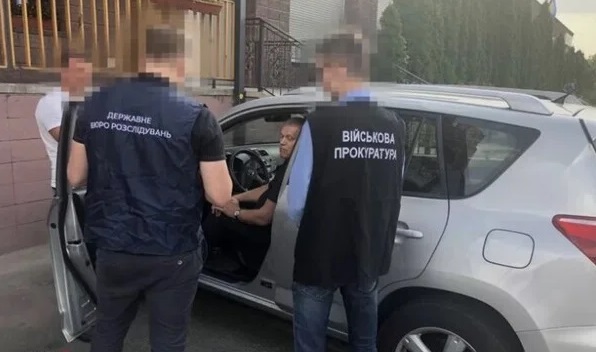 Начальника Полтавской таможни, тестя нардепа «СН», пойманного на взятке, отпустили под домашний арест