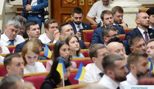 Бунт большинства: как в «Слуге народа» случился первый конфликт