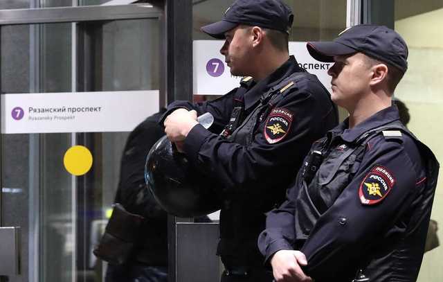 Опубликованы фото из комнаты, где московский полицейский открыл огонь по коллегам