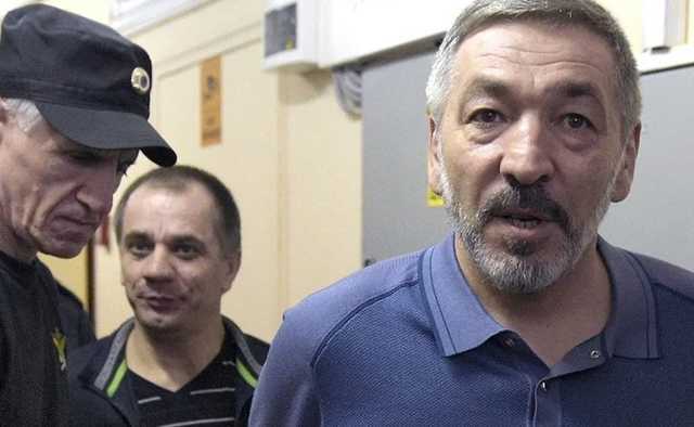 Прокуратура запросила семь лет «строгача» для обвиняемого в хищениях экс-премьера Дагестана