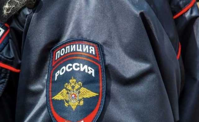 Экс-полицейский «сливал» чужие данные знакомому бизнесмену