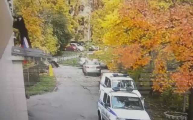 В Петербурге задержанный сломал обе ноги при побеге