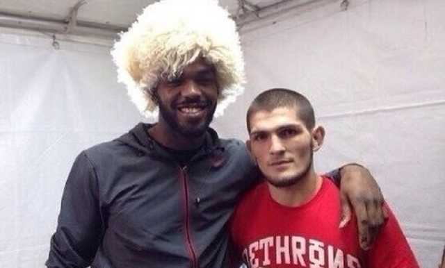 Менеджер Нурмагомедова подрался с агентом лучшего бойца UFC Джонса