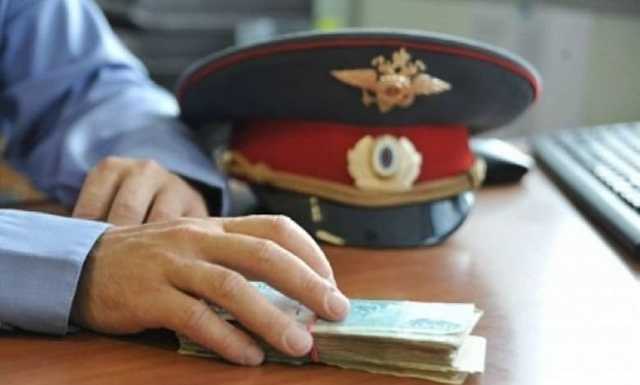 В Краснодаре двух полицейских осудили за принуждение к даче взятки