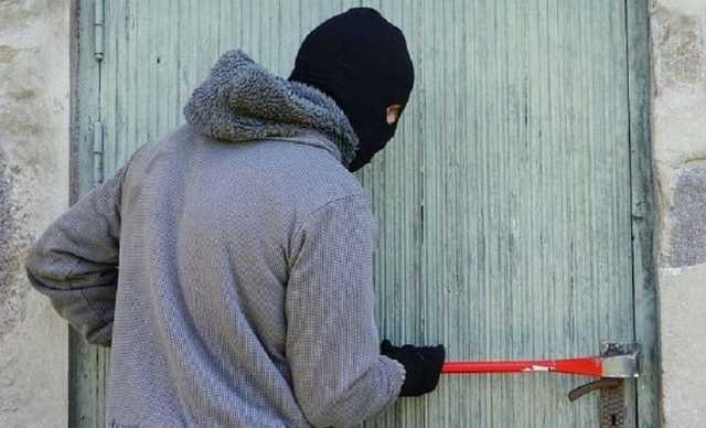 Начальницу из медцентра Алмазова ограбили на 3,3 млн рублей