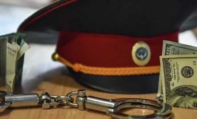 В ХМАО полицейский-коррупционер, обвиняемый по четырем статьям, остался на свободе