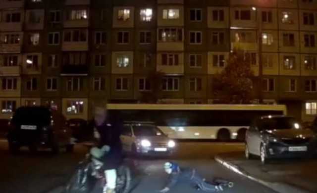 В Санкт-Петербурге мать прогулялась со своим ребенком на поводке
