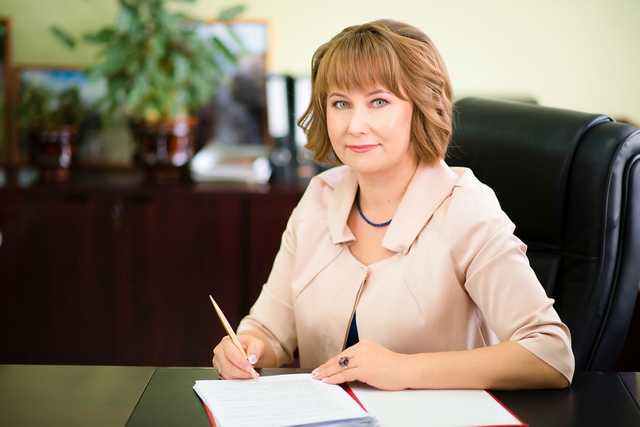 Аудитора Маргариту Замчинскую наказали условно за взятку в 25 млн рублей