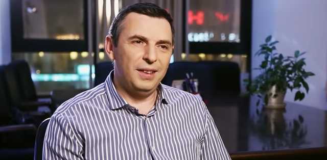 "На что-то же надо жить!" Помощника Зеленского подловили на тайной встрече с Коломойским