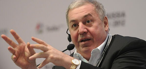 У кого берет в долг Михаил Гуцериев