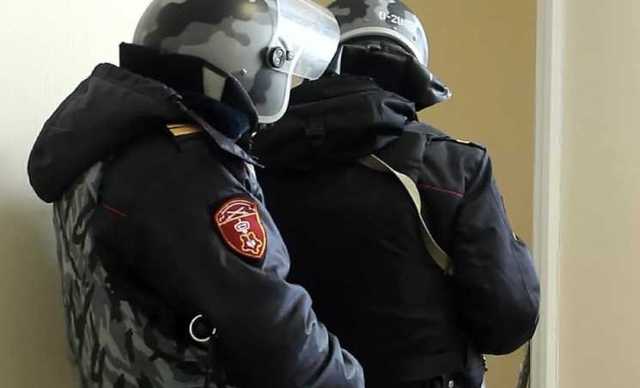 Оперативники ФСБ задержали в Москве троих сотрудников вневедомственной охраны