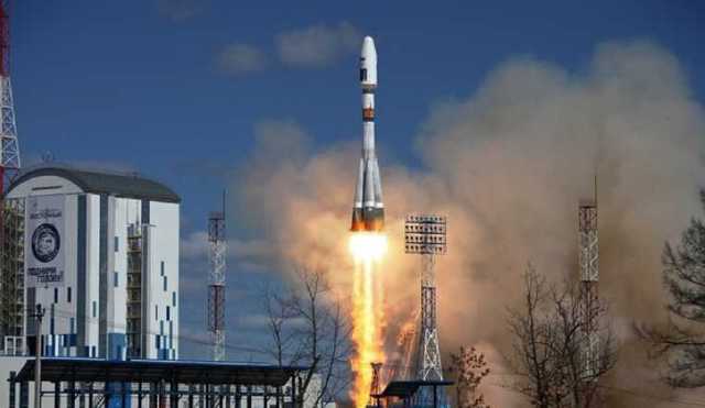 Роскосмос потратит 17 миллионов рублей на борщ и настольные игры