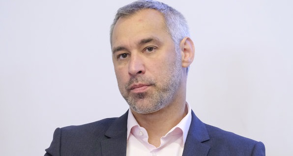 Украинский генпрокурор обрек отца на нищету