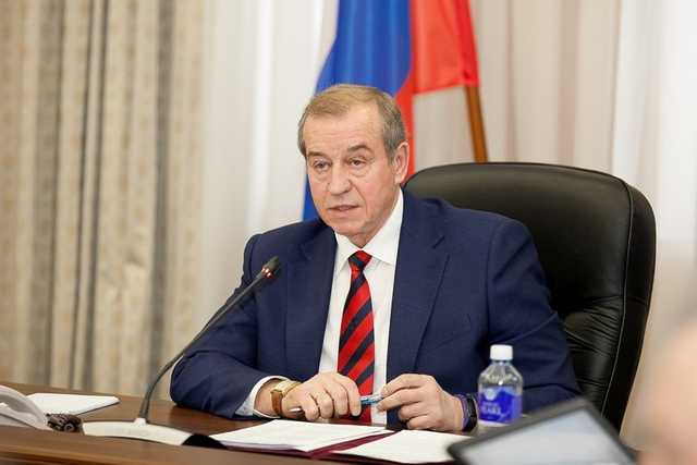 Губернатор Сергей Левченко слил полмилиарда в прокладку Олега Хамуляка