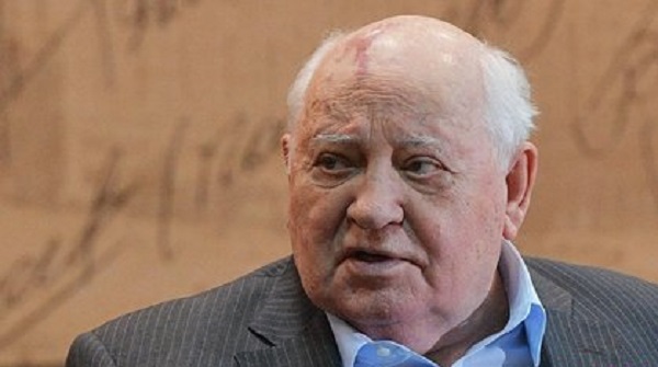 Горбачев обиделся на американских журналистов из-за слов о бедности