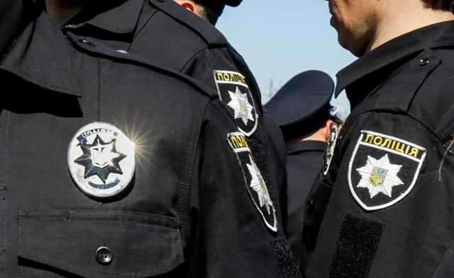 В Николаеве не смогли вручить повестку главе облсовета, спрятавшейся в кабинете