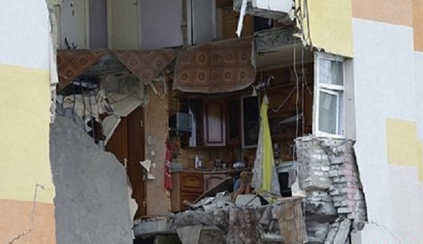 В квартире россиян выбило стекла взрывом газа