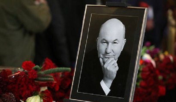 В смерти Лужкова обвинили врачей