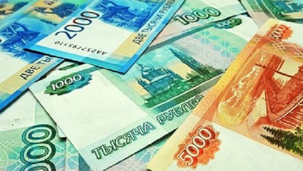 Заплатившие за выход на подиум десятки тысяч рублей модели подали в суд