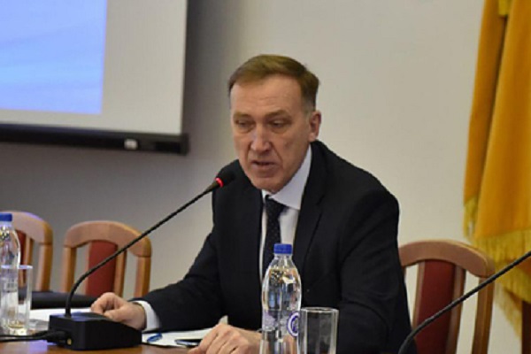 Подозреваемого в убийстве водителя российского депутата лишили мандата