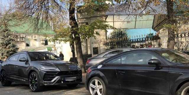 ГБР арестовало шесть элитных машин экс-нардепа Микитася, включая Lamborghini Urus