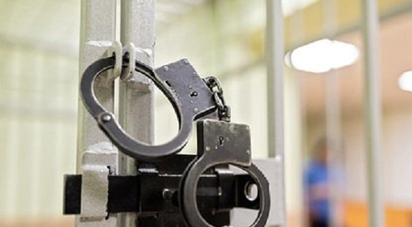 Россиянин привязал девушку к автомобилю и протащил ее по земле
