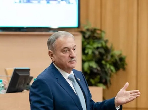 У бодяжившего бензин мэра Кирова Владимира Быкова изъяли имущество на €100 тыс