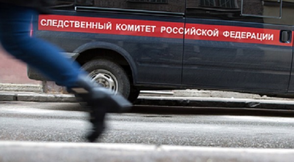 Россияне нашли возле дома стоящий на коленях труп