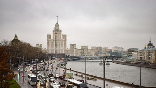 Водителей предложили наказывать за злоупотребление «аварийкой»