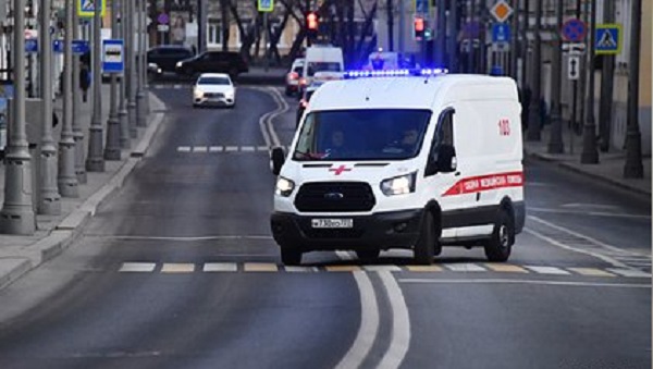 Порезавшего колеса машинам скорой помощи россиянина задержали