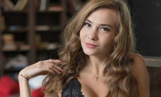 Анна Курочкина: ушлая отфотошопленная путана