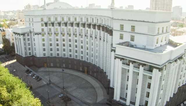 Кабмин повысил оклад генпрокурора в 2,5 раза