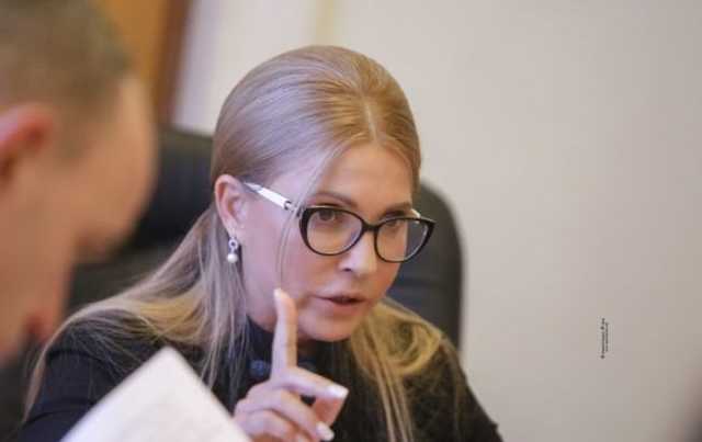 Поменяла ГАЗ на Mercedes: Тимошенко засекли с элитным кортежем