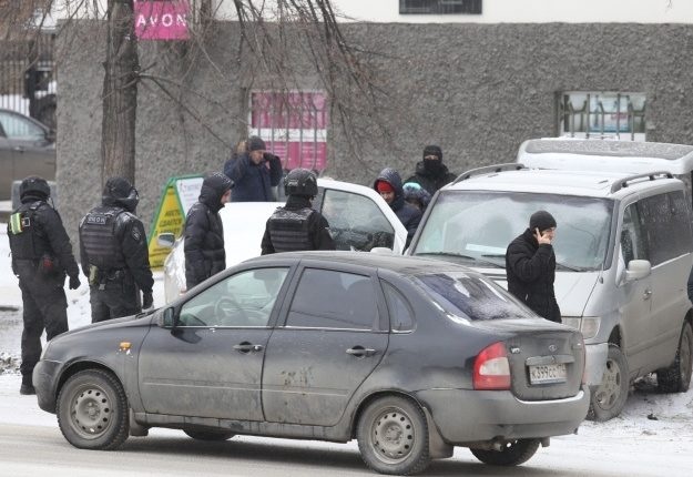 Челябинские силовики проводят спецоперацию против нелегальных торговцев валютой