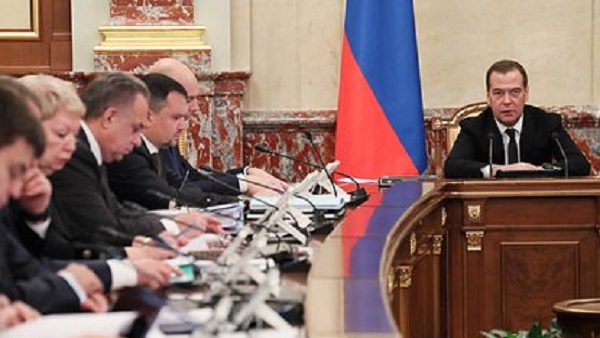 Кремль прокомментировал возможные причины отставки правительства Медведева