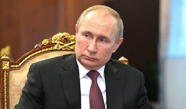 Путин поручил ужесточить наказание за оскорбления
