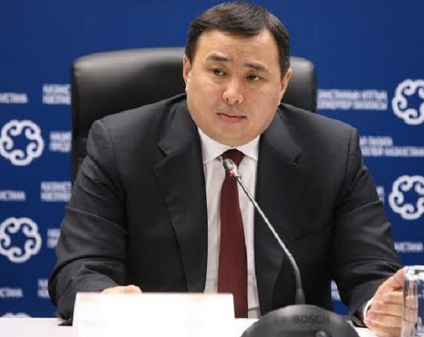 Кумысовед Аблай Исабекович Мырзахметов позорит Атамекен и себя самого